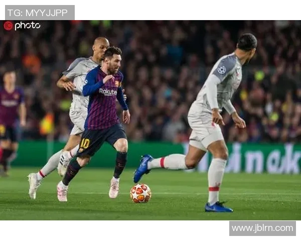 直击欧冠：利物浦逆袭晋级，梅西带领巴萨狂胜对手